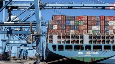 ميناء دمياط يستقبل 10 سفن حاويات وبضائع عامة خلال الـ 24 ساعة الماضية