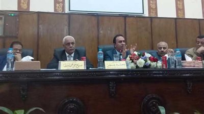 نائب وزير التعليم لمعلمي أسيوط: نتواصل مع الجميع لصالح الطالب
