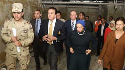 وزير التعليم العالي يتفقد أعمال التطوير بمستشفى الاستقبال والطوارئ بقصر العيني