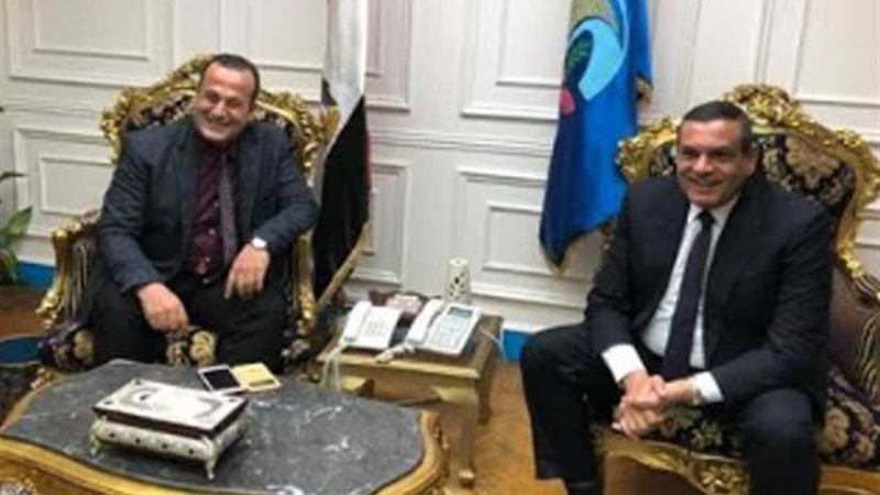 محمد عمارة يقدم التهنئة