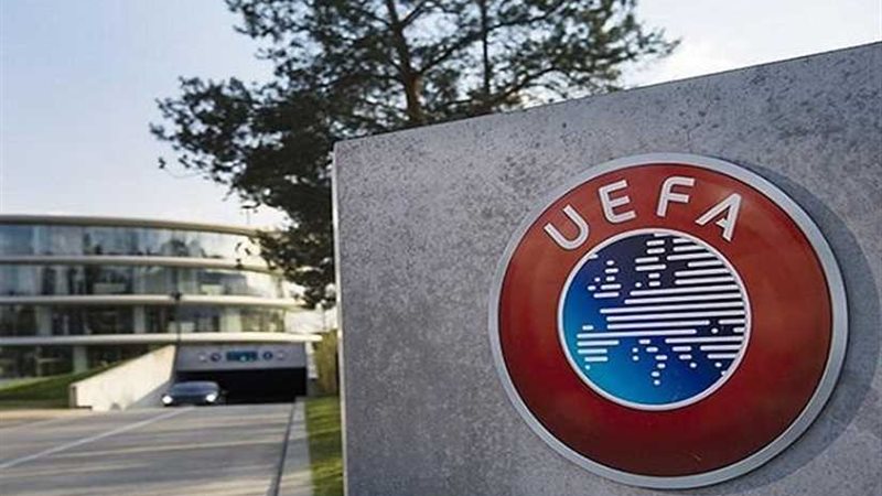 يويفا: ميسي وليفاندوفسكي