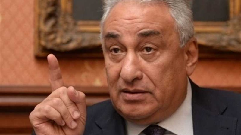 خلال لقائه بمحامي