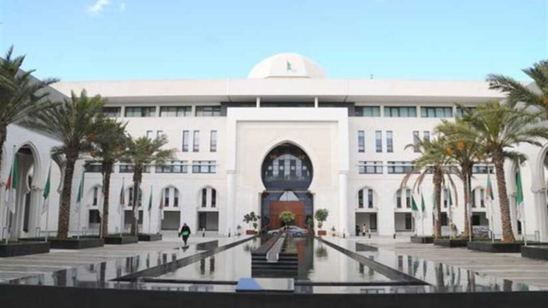 الجزائر تدين التدخل