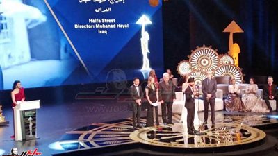 الفنان العراقي على ثامر يفوز بجائزة أحسن أداء تمثيلي عن فيلم 