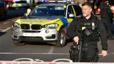 الشرطة البريطانية تكشف هوية المشتبه به في حادث طعن جسر لندن