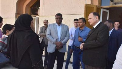 محافظ أسيوط للمواطنين: أنا موجود لخدمتكم وأغلب وقتي في الشارع من أجلكم ومكتبي مفتوح للجميع