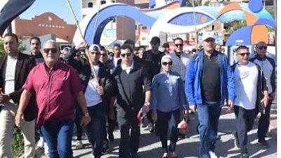 وزير الشباب والرياضة ونائب محافظ البحر الأحمر في يوم 