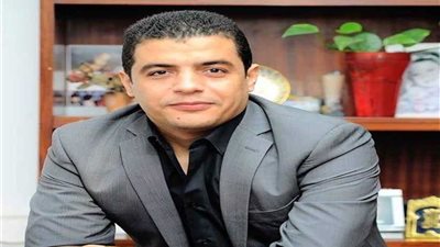 مؤسس «مش صحفي» يطالب نقيب الصحفيين مخاطبة البرلمان للتصدي لمنتحلي المهنة