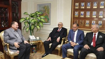 أبو شقة: أسيوط ستحظى بازدهارات كثيرة في عهد المحافظ الحالي
