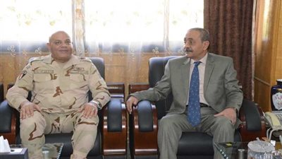 محافظ الإسماعيلية يستقبل قائد الجيش الثاني الميداني