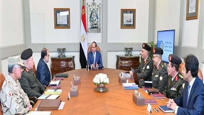 عاجل ..شاهد الرئيس السيسي يبحث الموقف التنفيذي في العاصمة الإدارية مع رئيس