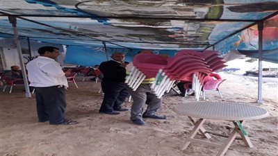إحالة 17 موظفًا للتحقيق ورفع 70 طن قمامة في حملات الدلنجات