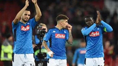 الاتحاد الدولي يساند لاعبي نابولي ضد رئيس النادي
