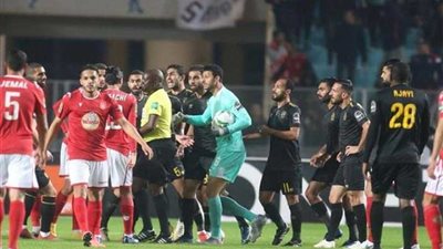 نشرة العاشرة.. الأهلي يشكو حكام دوري الابطال والزمالك يسقط في مصيدة مازيمبي وصلاح يقترب من حلم المئوية