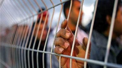 الأسرى الفلسطينيون بـ