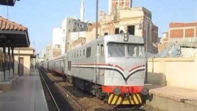 السكة الحديد: احتكاك جرار زراعي بقطار ركاب المنصورة وإصابة 3 مواطنين