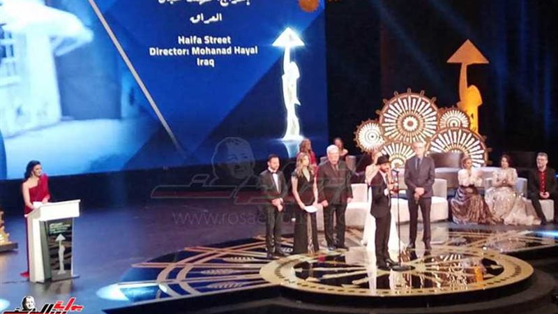 الفنان العراقي على