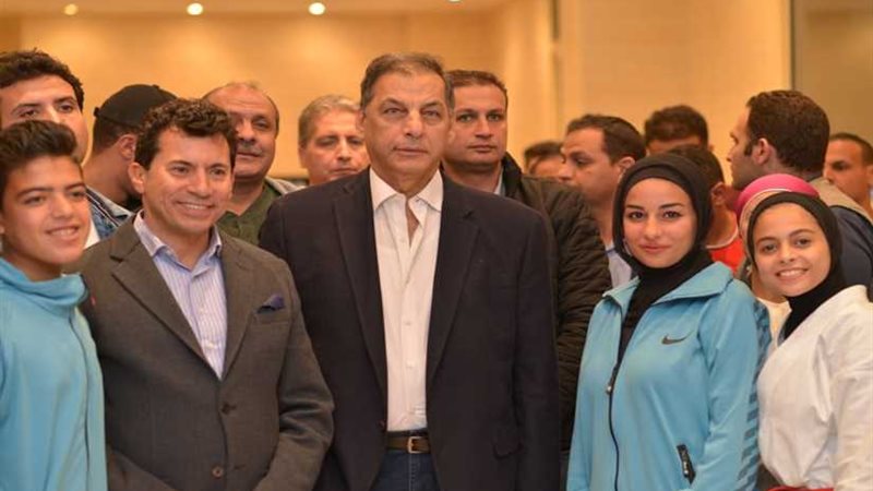 وزير الرياضة ومستشار