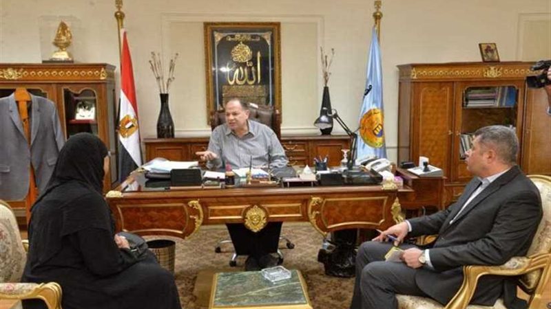 محافظ أسيوط يصطحب