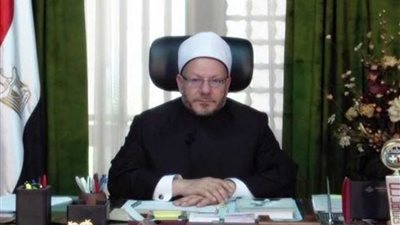 مفتي الجمهورية يقدم العزاء للبابا تواضروس في ضحايا حائط الكنيسة الأثرية بالمنيا