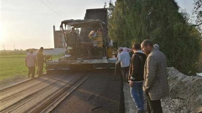 رصف مدخل قرية منشية أبوالشقاف بالبحيرة