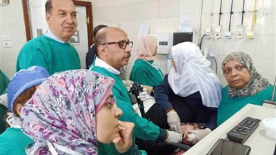 منظومة التأمين الصحي الشامل حلم ينتظره الأسايطة.. وأطباء: غطاء صحي أفضل