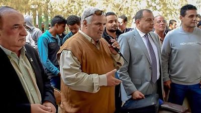 رئيس جامعة بني سويف يتابع الأنشطة الطلابية بمقر إدارة رعاية الشباب