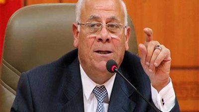 محافظ بورسعيد يبحث استعدادات المحافظة للعيد القومي