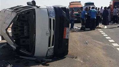 إصابة 5 إثر انقلاب سيارة بالطريق الزراعي بكفر الدوار
