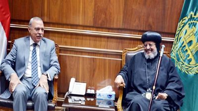 وفد من أساقفة كنائس القليوبية يهنئ محافظ الإقليم