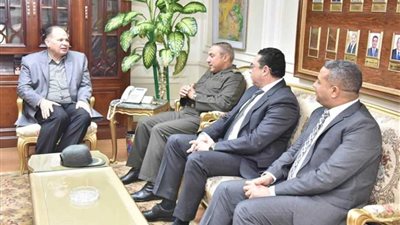 محافظ أسيوط يستقبل قائد المنطقة الجنوبية العسكرية لتهنئته بمنصبه الجديد