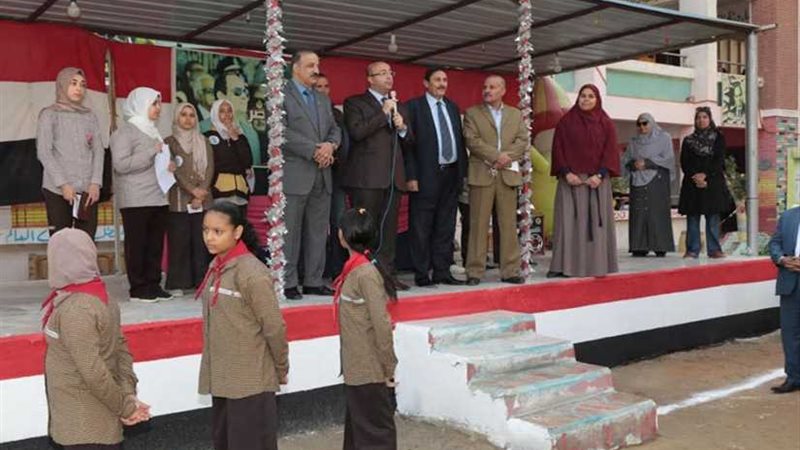 محافظ بني سويف يبدأ