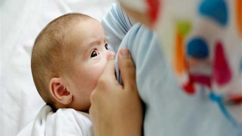 حليب الأم يساعد الخدج