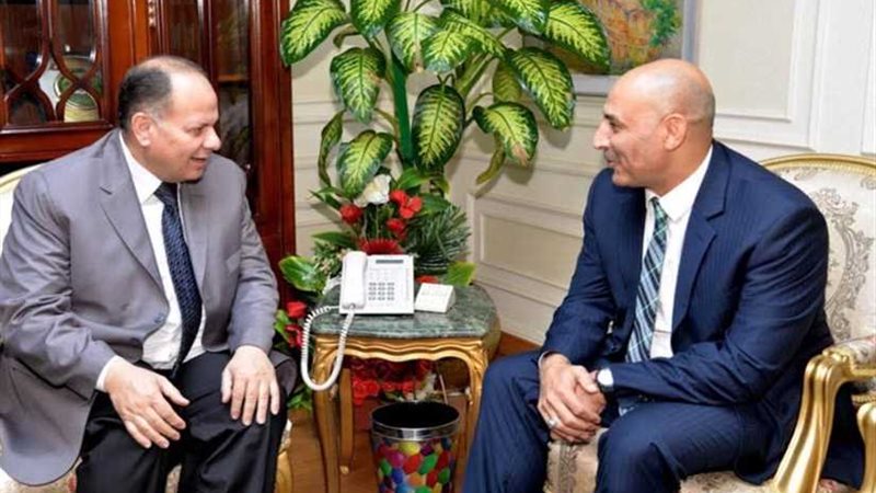 محافظ أسيوط يستقبل