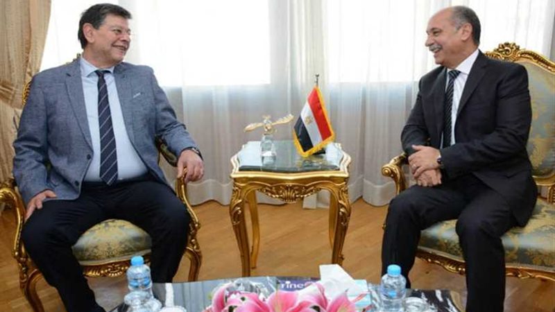 وزير الطيران المدني