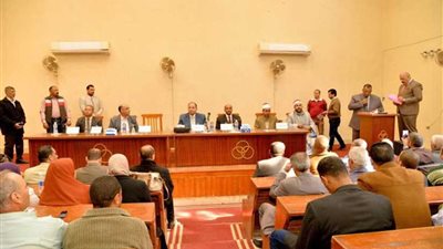 محافظ أسيوط يطالب الجميع بالتكاتف لمحاربة الفساد