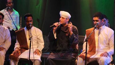 بالصور.. محمود التهامي يشعل مولد 