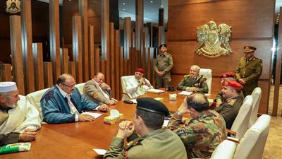 عاجل .. المشير خليفة حفتر يستقبل وفد زعماء قبائل الأمازيغ (صور)