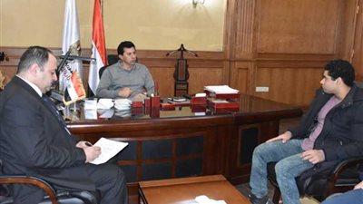 وزير الرياضة لمحمد إيهاب: سنوفر لك كل الدعم لاعباً أو مدرباً لرفع الأثقال..(صور)