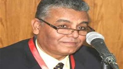 مناقشة أول رسالة دكتوراه بكلية الحقوق جامعة جنوب الوادي
