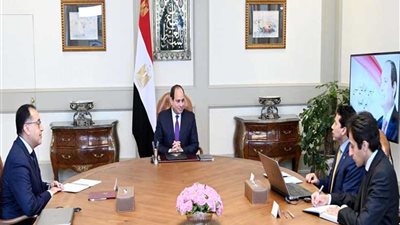 عاجل ..الرئيس يستعرض مع 