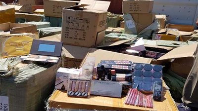 جمارك الدخيلة تحبط محاولة تهريب بضائع مختلفة بأكثر من 13 مليون جنيه