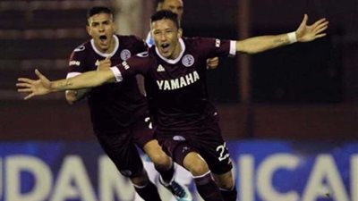 لانوس يفوز على راسينج كلوب في الدوري الأرجنتيني