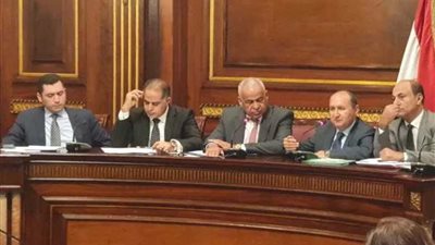 وزير الصناعة أمام النواب: نحاول الحفاظ على التوازن في ظل الصراع التجاري بين واشنطن وبكين