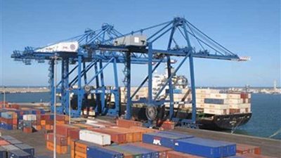 ميناء دمياط يستقبل 15 سفينة حاويات وبضائع عامة خلال 24 ساعة