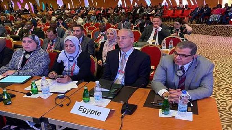 القوى العاملة: إعلان