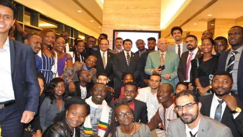 وزير الرياضة يشهد