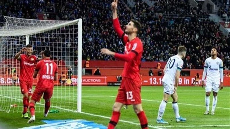باير ليفركوزن يفوز