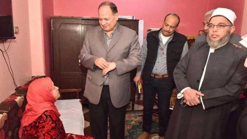 محافظ أسيوط يزور