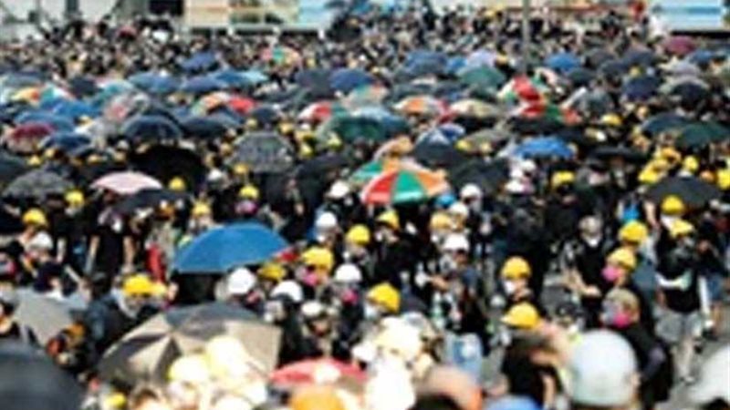 مظاهرة حاشدة في هونج